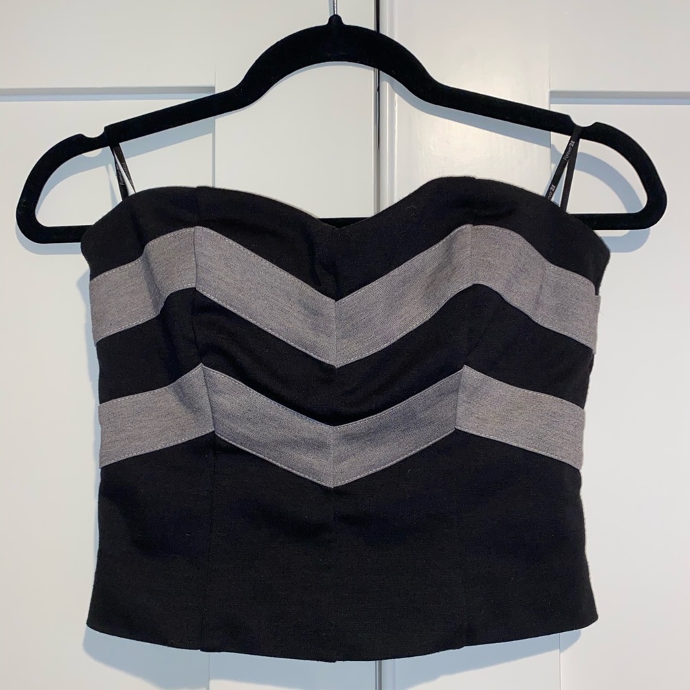 ✨Forever 21 Strapless Black Sweetheart Crop Top✨